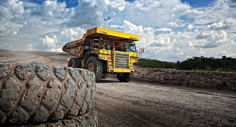 mobile-technology-5-ways-mobile-devices-can-improve-field-services_comet-suite-communication-efficiency-actsoft_dominik-vanyi Field services vehicle