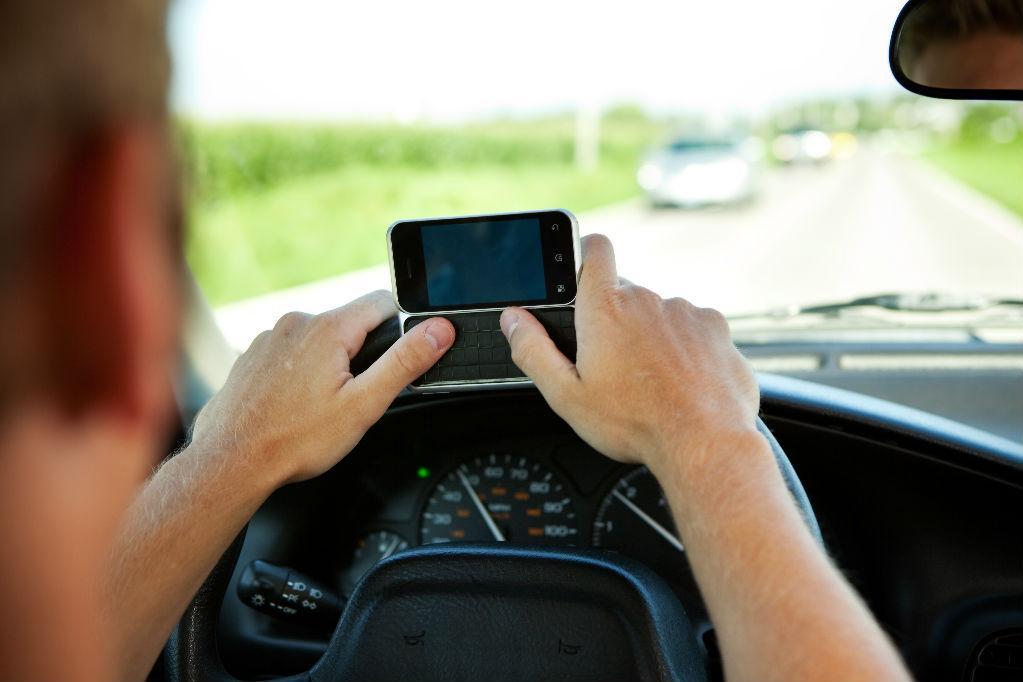 DISTRACTED-DRIVER-ENCORE Distracted driving