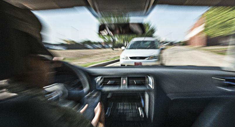 distracted-driving-tips Tips to avoid distracted driving