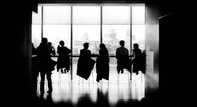 meeting-room-etiquette Business professionals in an office