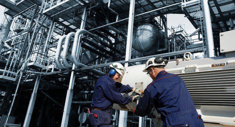 oil-and-gas-engineers-upstream-midstream-downstream Oil and gas engineers at work
