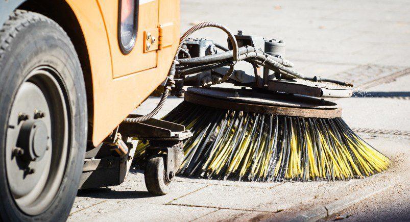 Street sweeping machine